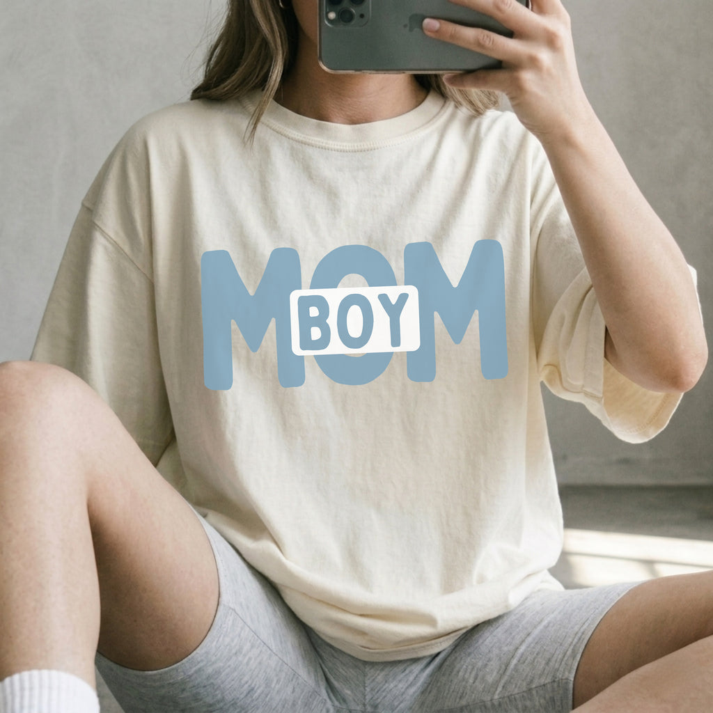 boy mom badge t-shirt